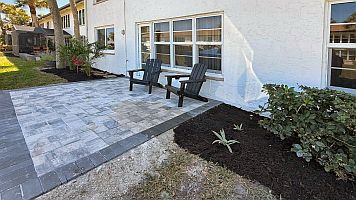 CLICK on picture to enlarge. Command Key F11 makes it even bigger. With the large picture a SLIDE SHOW is automatically activated. To go BACK and FORTH click on the LEFT or RIGHT side of the big picture. To finish the SLIDE SHOW click in the darkened area or on (x).