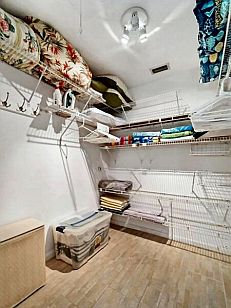 CLICK on picture to enlarge. Command Key F11 makes it even bigger. With the large picture a SLIDE SHOW is automatically activated. To go BACK and FORTH click on the LEFT or RIGHT side of the big picture. To finish the SLIDE SHOW click in the darkened area or on (x).