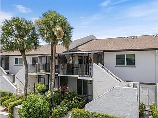 CLICK on picture to enlarge. Command Key F11 makes it even bigger. With the large picture a SLIDE SHOW is automatically activated. To go BACK and FORTH click on the LEFT or RIGHT side of the big picture. To finish the SLIDE SHOW click in the darkened area or on (x).