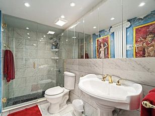 CLICK on picture to enlarge. Command Key F11 makes it even bigger. With the large picture a SLIDE SHOW is automatically activated. To go BACK and FORTH click on the LEFT or RIGHT side of the big picture. To finish the SLIDE SHOW click in the darkened area or on (x).