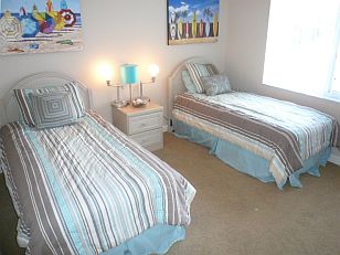 CLICK on picture to enlarge. Command Key F11 makes it even bigger. With the large picture a SLIDE SHOW is automatically activated. To go BACK and FORTH click on the LEFT or RIGHT side of the big picture. To finish the SLIDE SHOW click in the darkened area or on (x).